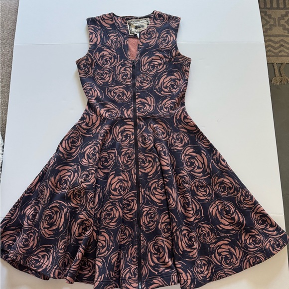 SOLD - Picture 2 of 9